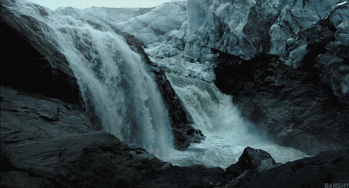 雪山瀑布唯美图片:瀑布
