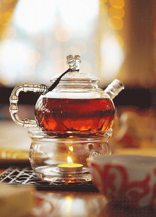 热着一壶茶动态图:热茶