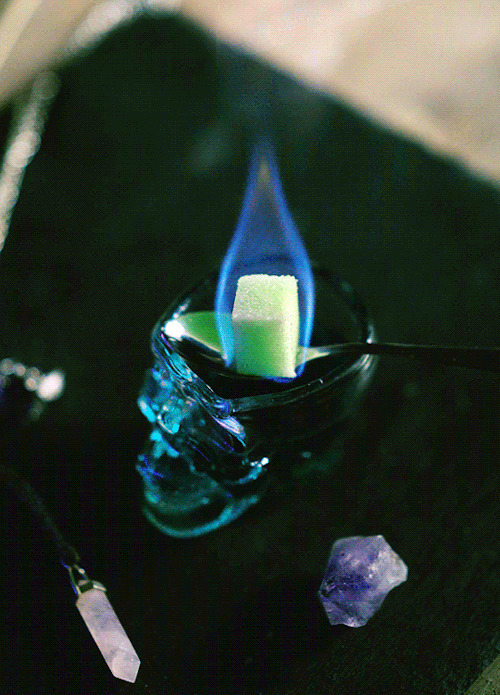 燃烧蓝色火焰gif图:火焰