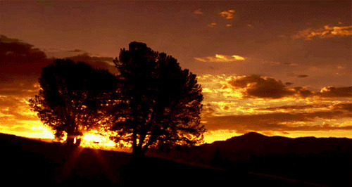 美丽的晚霞云彩飘过GIF图片