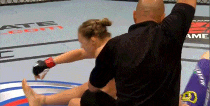 残忍的女拳击手GIF图片:拳击手