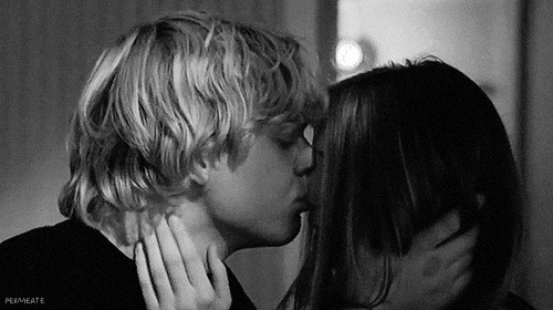 浪漫之吻GIF图片:亲吻