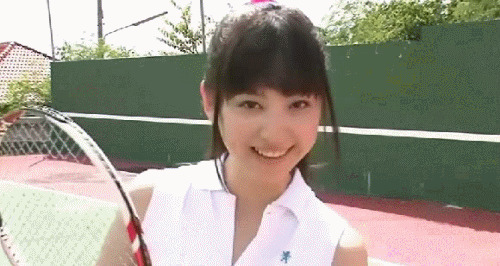 美少女打网球gif图:网球