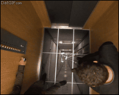 奇葩电梯吓人搞笑图片:电梯