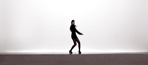 独舞的女人动态图:独舞