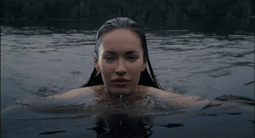 女神游泳动态图片:游泳
