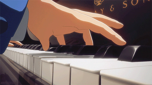 双手弹钢琴动画图片:弹钢琴