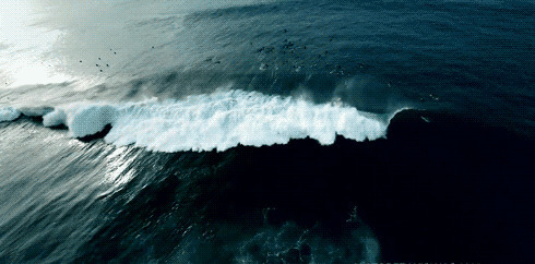 白色的海浪动态图:海浪