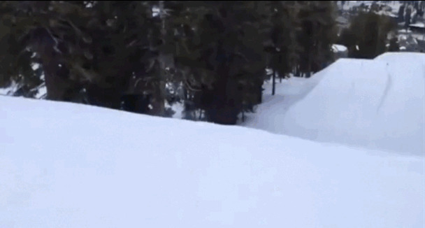 滑雪失误摔倒动态图片