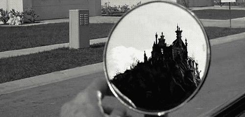 镜子里的城堡动态图:镜子