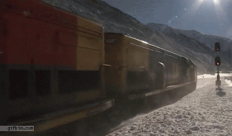 列车开过雪地gif图:火车
