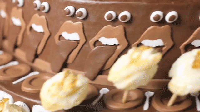 排排吃蛋糕动画图片:吃东西