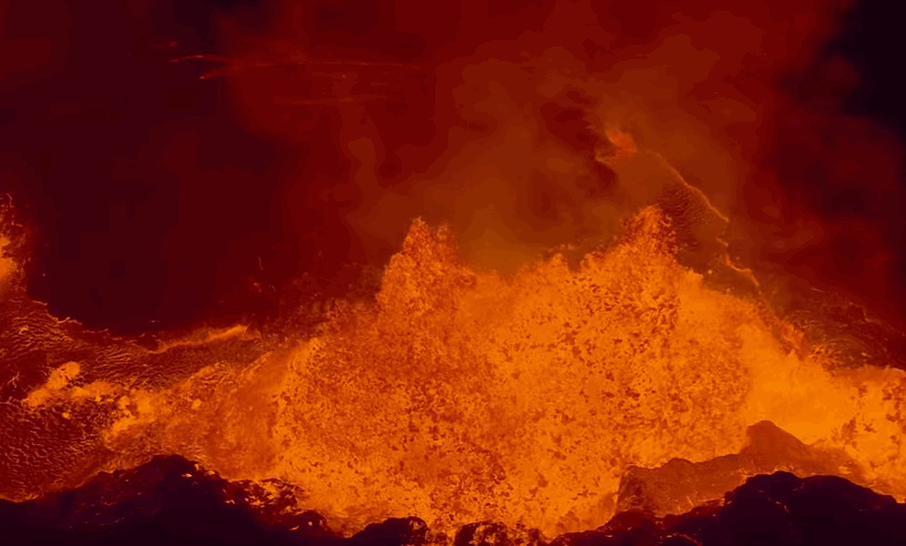 火山爆发熔岩动态图:火山