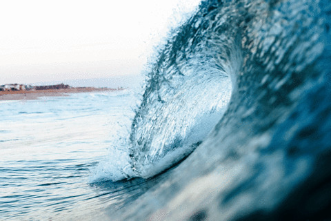 巨浪席卷唯美gif图片:巨浪