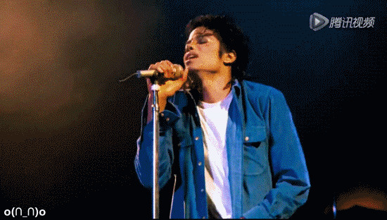 迈克尔杰克逊疯狂唱歌动态图片:迈克尔杰克逊