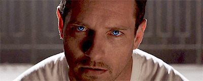 蓝眼睛怪男人动态图片:眼睛