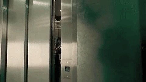 电梯里手舞足蹈gif图:电梯