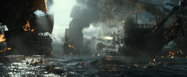 战船爆炸动态图片:战船