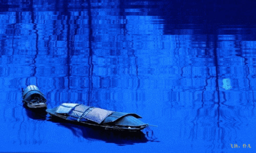 午夜江边小舟唯美图片:小船