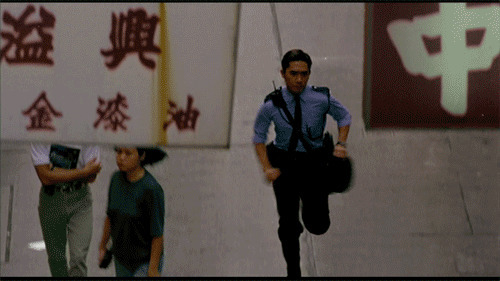 香港警察奔跑gif图:奔跑