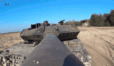 超级坦克前进gif图:坦克