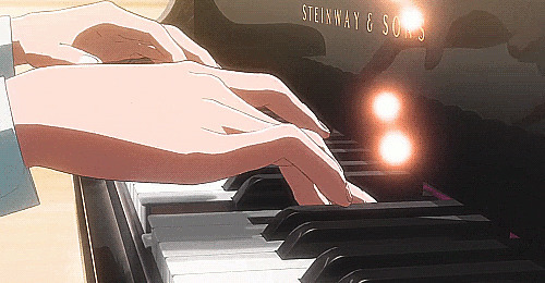 卡通人物弹钢琴gif