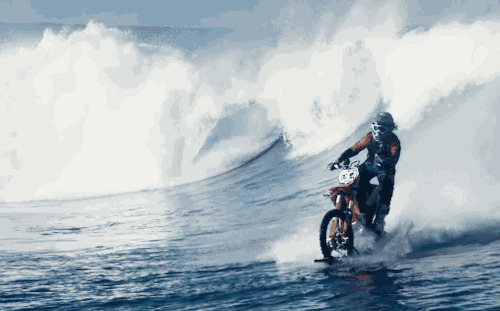 水上摩托冲浪动态图:冲浪