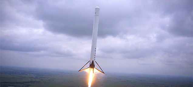火箭卫星飞翔gif图:火箭