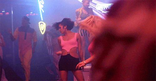 酒吧里的性感女子跳舞动态图片:跳舞