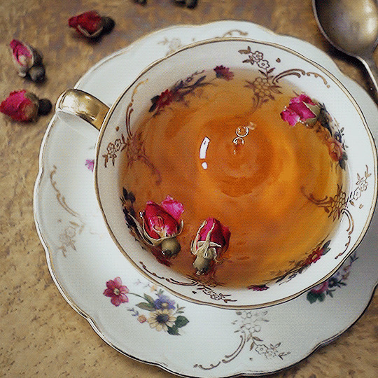 一碗玫瑰花茶gif图片