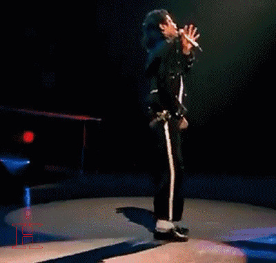 迈克尔杰克逊在台上激情唱歌跳舞gif图片