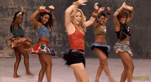 一群疯狂的女人扭着屁股跳舞GIF动态图:跳舞