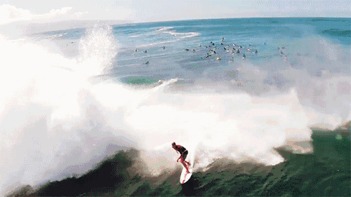 激情冲浪的瞬间GIF图片:冲浪
