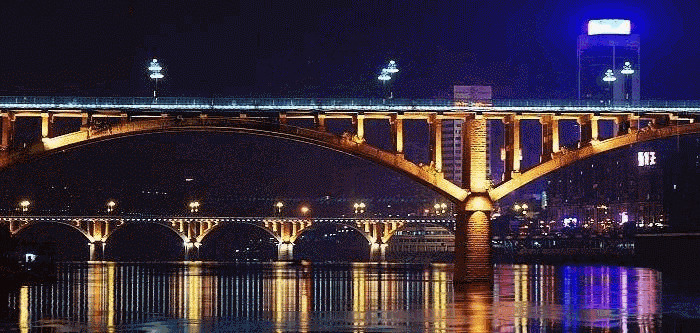 大桥上灯火通明GIF图片