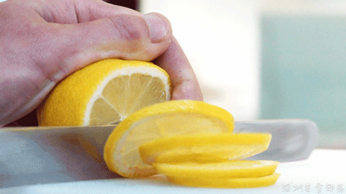 刀切柠檬GIF图片