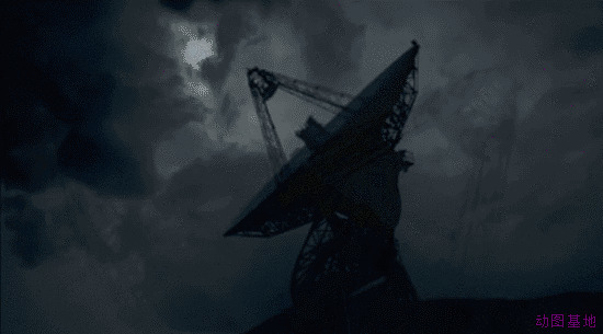 乌云下的卫星接收器gif图片:雷达,卫星接收器