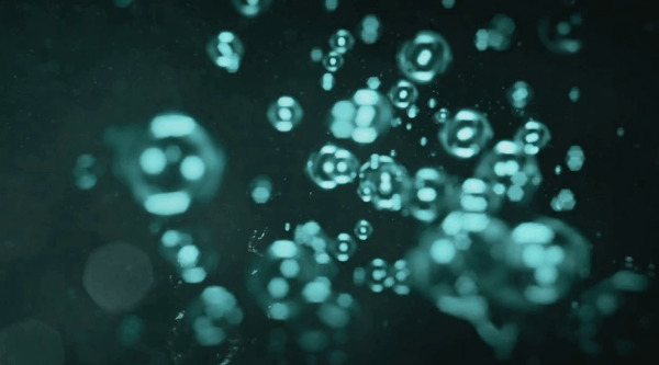 水下不断飘动的气泡动态图:气泡
