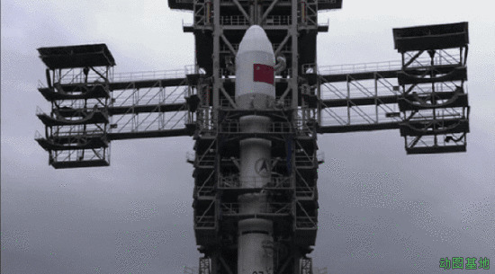 火箭准备就绪发射GIF图片:火箭