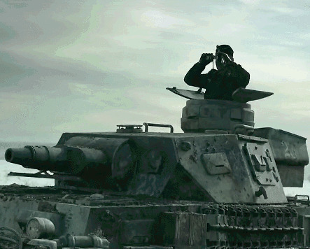 坦克兵嘹望GIF图片:坦克