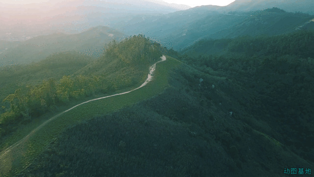 崎岖蛇形山路动态图片:山路