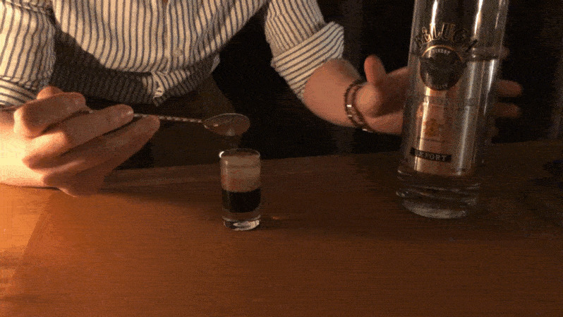 调酒的技术GIF图片:调酒
