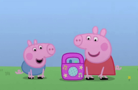 可爱的小猪配齐听音乐gif图片:小猪佩奇