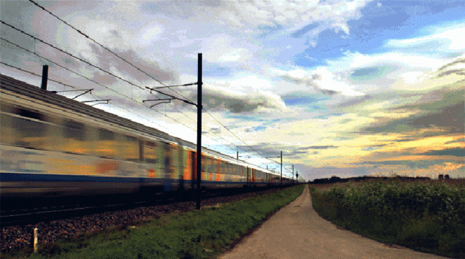 疾驰的火车GIF图片:火车