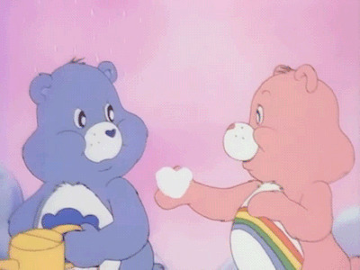 可爱的卡通小熊摘颗爱心送给你gif图片:小熊