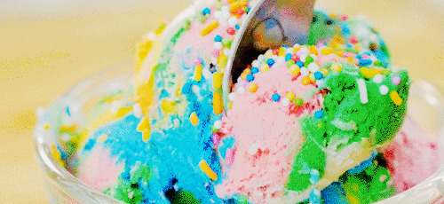 五颜六色的冰淇淋GIF图片