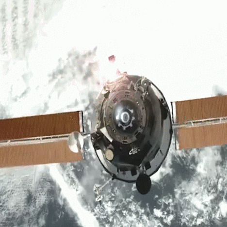 太空中的卫星GIF图片