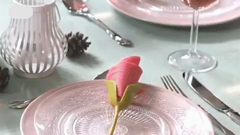 玫瑰花形状的手巾GIF图片:手巾,玫瑰