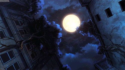 夜空中一轮明亮的月亮gif图片