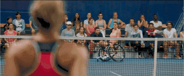 残疾运动员坐轮椅打网球gif图片:网球