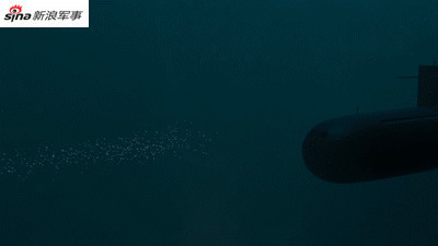 潜艇发射鱼雷动态图片